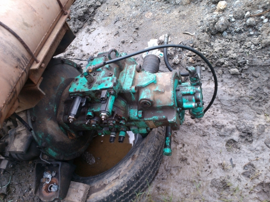 ขายด่วน ปั้ม k3v ถอดลงมาจากรถ mark v super สภาพพร้อมใช้งานครับ