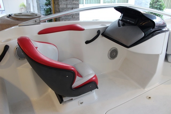 ขายเรือ Speed Boat  ยี่ห้อ Seadoo  ปี 09