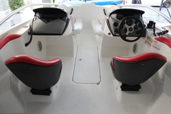 ขายเรือ Speed Boat  ยี่ห้อ Seadoo  ปี 09