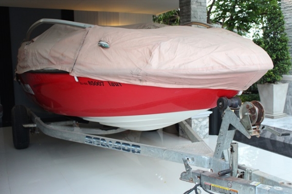 ขายเรือ Speed Boat  ยี่ห้อ Seadoo  ปี 09