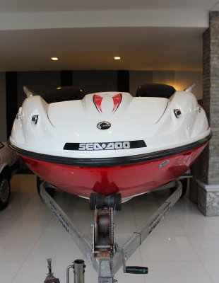 ขายเรือ Speed Boat  ยี่ห้อ Seadoo  ปี 09