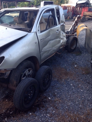 วีโก้เเคปเครื่อง3000 ปี04 สีเทา ราค185000 บาท