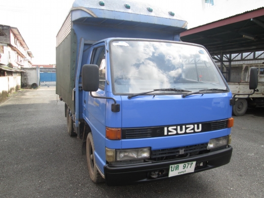 ขาย Isuzu 4ล้อไม้ติดเวลา ตาหวาน 110แรงม้า ปี03.