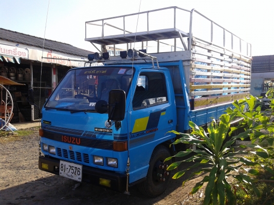 ขายหกห้อ  ISUZU NKR พร้อมใข้งาน ราคาถูก