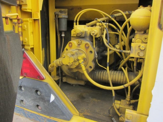 รถขุดดิน SK120-1-LP-08329  สภาพสวย  นำเข้าจากญี่ปุ่น  ถึงไทยเรียบร้อยแล้ว  รถจอดอยู่ที่ C.S. Motor หลักสี่  โทร. 081-373-0559