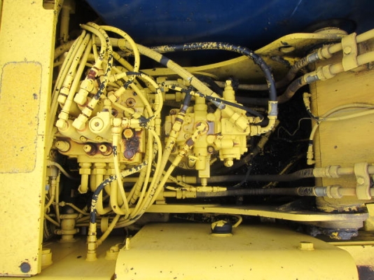 รถขุดดิน SK120-1-LP-08329  สภาพสวย  นำเข้าจากญี่ปุ่น  ถึงไทยเรียบร้อยแล้ว  รถจอดอยู่ที่ C.S. Motor หลักสี่  โทร. 081-373-0559