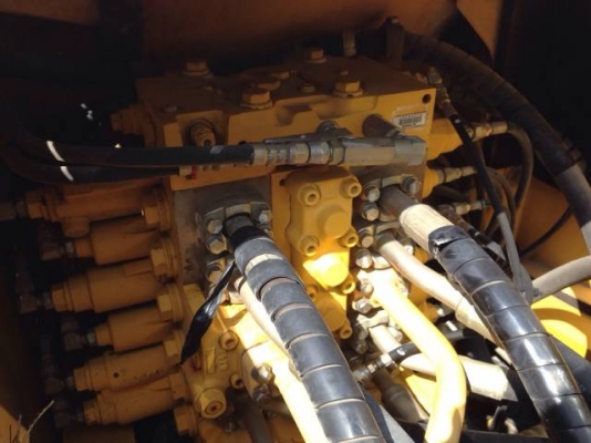 ขายรถแบคโฮ KOMATSU PC200-8 รถปี2009 ทำงาน 5พันกว่าชั่วโมง มีกล้องหลัง (มีVDO ครับ )สภาพสวย นำเข้าจากญี่ปุ่น ติดต่อ 081-2990958 ขายรถแบคโฮ KOMATSU PC200-8 รถปี2009 ทำงาน 5พันกว่าชั่วโมง มีกล้องหลัง (มีVDO ครับ )สภาพสวย นำเข้าจากญี่ปุ่น ติดต่อ 081-2990958