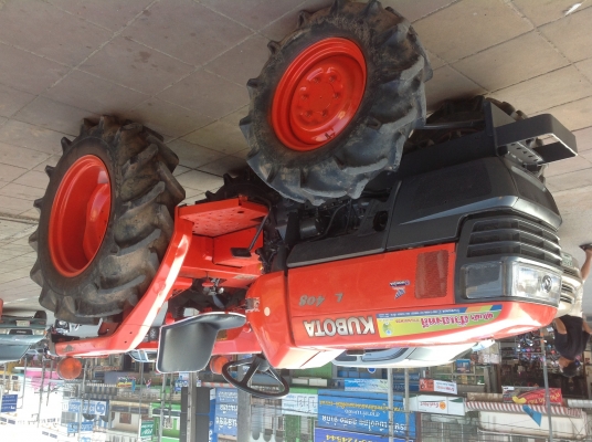 แทรกเตอร์คูโบต้า L 3408  สภาพดีพร้อมใช้งาน แถบจอบหมุน 1 ตัว