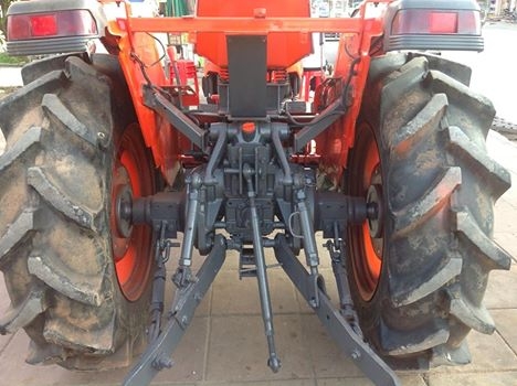 แทรกเตอร์คูโบต้า L3408  สภาพดีเยี่ยม เดิมๆ ทั้งคัน พร้อมใช้งาน แถมจอบหมุน  1  ตัว