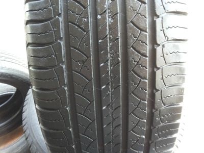 ขายยาง225/65/17 ปี 10/2เส้นปี09/1เส้น MICHERLIN LATITUDE 1ชุด