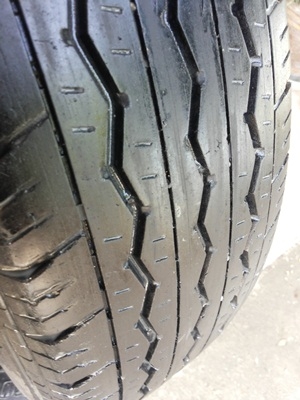 ขายยาง195R15C ปี 12/3เส้นปี11/1เส้น BRIDGESTONE RD623 1 ชุด
