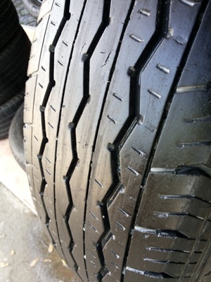 ขายยาง195R15C ปี 12/3เส้นปี11/1เส้น BRIDGESTONE RD623 1 ชุด