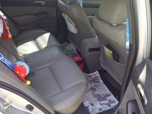 ขายรถเก๋งสภาพสวย  รถบ้านฝากขายใช้น้อยขับไปทำงานอย่างเดียว