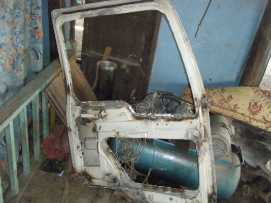 ประตูสิงห์ข้างซ้าย(โคลงประตูอย่างเดียวไม่มีอุปกรณ์)