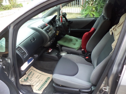 ขายดาวน์ JAZZ Auto ปี 2006 ครับ ขายดาวน์ JAZZ Auto ปี 2006 ครับ