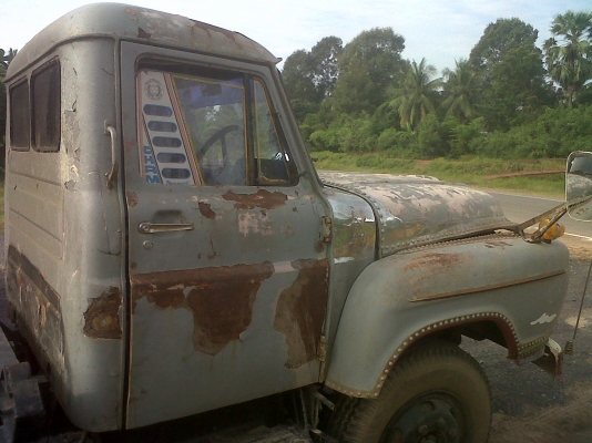 ขายหัวเก๋ง10ล้อหัวยาว สภาพพร้อมใช้ เอาไปเก็บสีนิดหน่อยใช้งานได้เลย ติดต่อได้ที่คุณ อ๊อฟ พิจิตร 086-737-9991