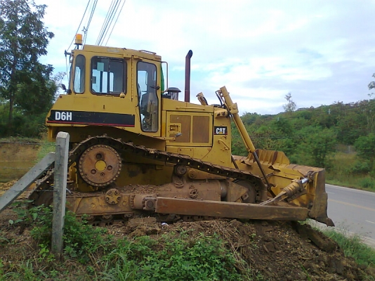 รถแทรคเตอร์ CAT D6 H ช่วงล่างสวยเต็ม 100\% รถสวย ใช้งานได้ทันที ไม่ต้องซ่อม ราคาต่อรองได้