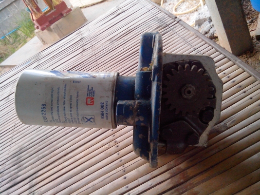 ขายปั้มขาว FORD 6610