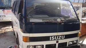 ขายรถตู้บัสดี้เครื่องjติดแก๊สตามสภาพ