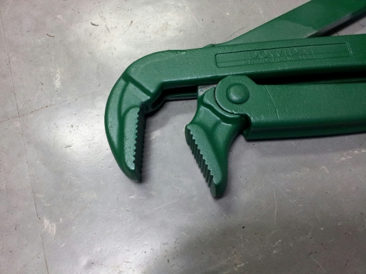 ขายประแจจับแป๊บ 4" ปรับสภาพสีแล้ว ปากยังสวย ขายประแจจับแป๊บ 4" ปรับสภาพสีแล้ว ปากยังสวย