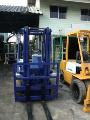 +++++ ขายด่วน !!! รถโฟล์คลิฟท์  KOMATSU  FD25-11  (รถนอก สภาพดี)  เครื่องยนต์ดีเซล  เสา 3 เมตร  เกียร์ธรรมดา  งา 1,070  มม.  ยางตัน  ******* สนใจเข้ามาลองรถก่อนได้  ราคาคุยกันได้ครับ *********