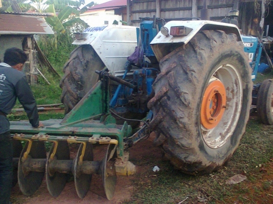 ขายรถไถ่ Ford 77กลองใหญ่ เครืองc7 เกียร์c7