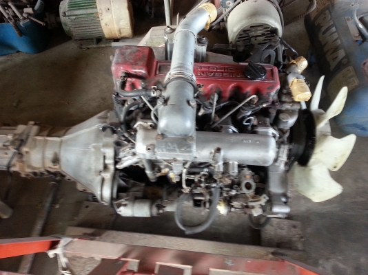 ขายเครื่องนิสสัน BD25 พร้อมเเกียร์ ตัดรถมาคับ ไม่หลวมรับประกัน