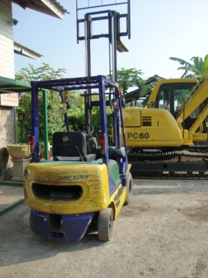 ++++++  ขายด่วน!!! รถโฟล์คลิฟท์  KOMATSU  FD15-16  (รถสภาพดี  พร้อมใช้)  เครื่องยนต์ดีเซล  เกียร์ธรรมดา  เสา 3 เมตร   ยางลม  ****** สนใจเข้ามาลองรถก่อนได้  ราคาคุยกันได้ครับ ********