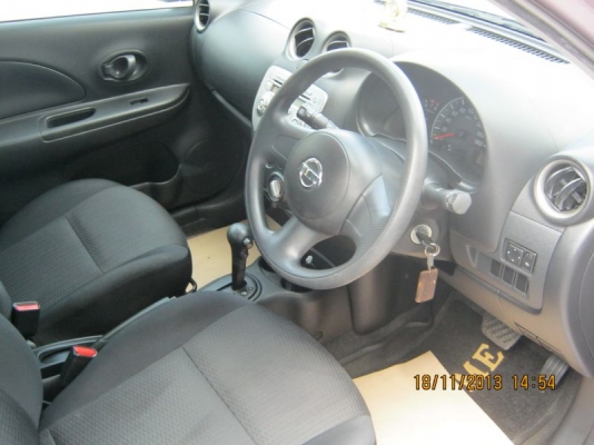 Nissan March สภาพสวย พร้อมใช้ ราคา 295000 บาท