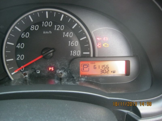 Nissan March สภาพสวย พร้อมใช้ ราคา 295000 บาท