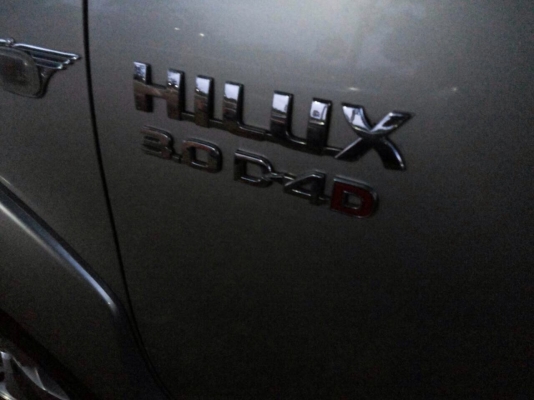 TOYOTA HILUX VIGO D4D Double Cab  3.0 MT 4WD ปี 49 รถสวยจัดทั้งคันพร้อมใช้งาน เครื่องยนต์คอมมอนเรล แห้งดีแรงดีเดิมๆวิ่งน้อย 17,000 กม. ภายในเก๋งหรูหราสวยครบ CD MP3 พ.เพาเวอร์ ก.ไฟฟ้า บันไดข้าง กระบะปูพื้นยางลายเนอร์ครบพร้อม ระบบขับเคลื่อนสี่ล้อพร้อมใช้