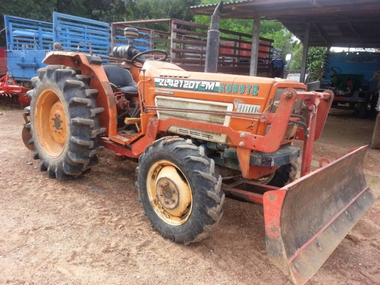 ขายรถไถ KUBOTA L4212DT  4สูบเทอร์โบ รุ่นพิเศษวิ่งได้เร็ว พร้อมใบดันและผาน6