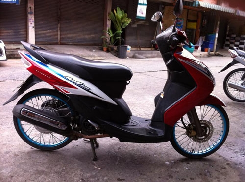 ขายด่วน mio ปี 51 ไฟคู่ สีแดง ขาว รถสวยมาก เครื่องเดิม แน่นๆ ขายพร้อมโอนให้ฟรีๆกันไปเลย ทดลองขับได้จ้า