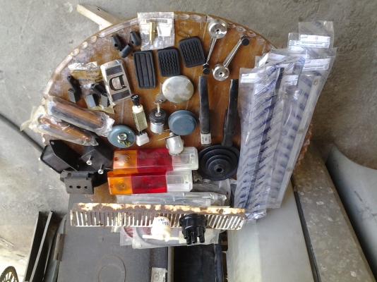 JOECLASSIC..ขายอะไหล่ดัทสัน521..เก่าเก็บสนใจโทรสอบฤามได้