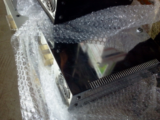 เครื่องแปลงไฟฟ้าเป็นไฟแบต12-16v@200แอมป์