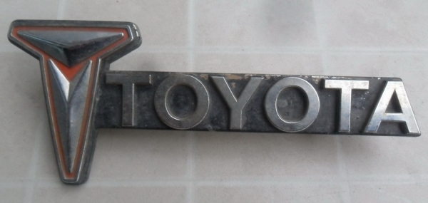 โลโก้ toyota หน้ากระจัง rn30