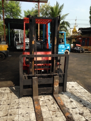 ขายถูก toyota รุ่น4fd25   ราคา 90,000 บาท ดีเซล