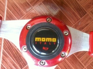 พวงมาลัยซิ่งแสบๆ momo italy  13 นิ้ว เฟี้ยวๆเลยคับ