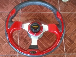 พวงมาลัยซิ่งแสบๆ momo italy  13 นิ้ว เฟี้ยวๆเลยคับ