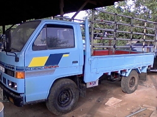 รถ  4  ล้อ  เครื่อง  88  แรง   เครื่องดี   ครัชชีสวย    คอกเหล็ก