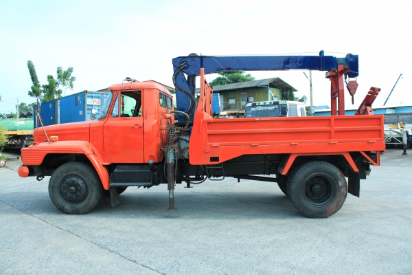 รถเฮี้ยบ 6 ล้อ