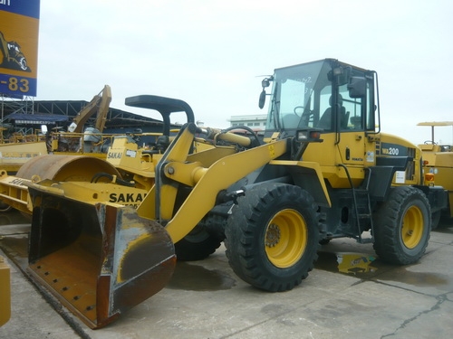 รถตักล้อยาง Komatsu WA200-5  รถนอกแท้จากญี่ปุ่น เพิ่งเหยียบถึงไทย พร้อมใช้งาน ระบบไฟฟ้าครบ