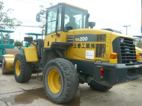 รถตักล้อยาง Komatsu WA200-5  รถนอกแท้จากญี่ปุ่น เพิ่งเหยียบถึงไทย พร้อมใช้งาน ระบบไฟฟ้าครบ
