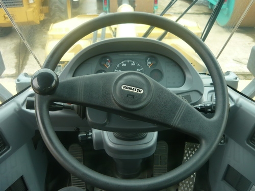 รถตักล้อยาง Komatsu WA200-5  รถนอกแท้จากญี่ปุ่น เพิ่งเหยียบถึงไทย พร้อมใช้งาน ระบบไฟฟ้าครบ