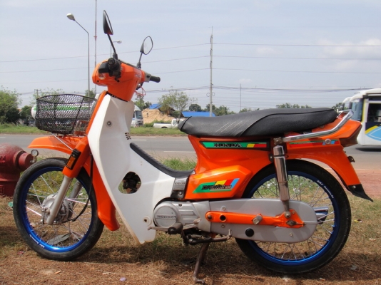 ขายฮอนด้าดรีม คุรุสภาทำสีใหม่ ลงล้อสีเรียบร้อย ( ทะเบียนพร้อมชุดโอน ) ขายฮอนด้าดรีม คุรุสภาทำสีใหม่ ลงล้อสีเรียบร้อย ( ทะเบียนพร้อมชุดโอน )