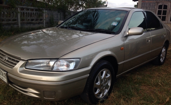 ออกรถได้เลยไม่ต้องจ่ายเงินซักบาทครับ TOYOTA CAMRY SEG 2.2 AT ปี 2000 ท็อปสุด หรูหราสุด เครื่องแห้งแรงดีเดิมๆ ภายในเก๋งคอนโซลสวย เบาะหนังแท้ปรับไฟฟ้า CD MP3 จอ AIRBAG คู่หน้า เบรค ABS ครบครัน ช่วงล่างนิ่มนวลขับสบาย เอกสารทะเบียนครบพร้อมโอน ราคาต่อรองได้ครั