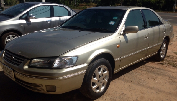 ออกรถได้เลยไม่ต้องจ่ายเงินซักบาทครับ TOYOTA CAMRY SEG 2.2 AT ปี 2000 ท็อปสุด หรูหราสุด เครื่องแห้งแรงดีเดิมๆ ภายในเก๋งคอนโซลสวย เบาะหนังแท้ปรับไฟฟ้า CD MP3 จอ AIRBAG คู่หน้า เบรค ABS ครบครัน ช่วงล่างนิ่มนวลขับสบาย เอกสารทะเบียนครบพร้อมโอน ราคาต่อรองได้ครั