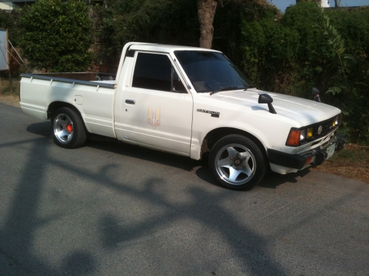 ขาย dutsun 720  สี่ขอสภาพพร้อมใช้งาน มีแอร์ ติดแก๊สลงเล่มแล้ว ทะเบียนไม่ขาด แมกขอบ15 แจ่มๆ