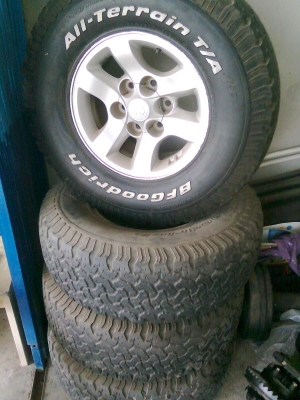 4X4 R15 6รู ยาง31x10.5R15 BF Allปี08ดอกนิ่มยางเหลือเยอะ