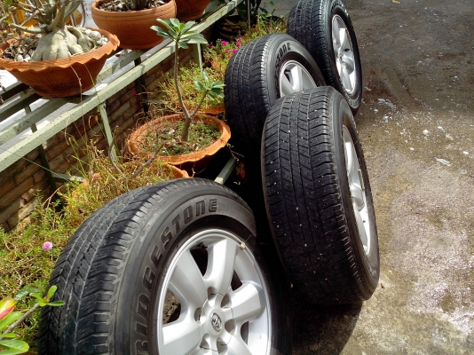 ขายแม็ก17toyotaพร้อมยางปี 10 ราคาถูก ขายแม็ก17toyotaพร้อมยางปี 10 ราคาถูก